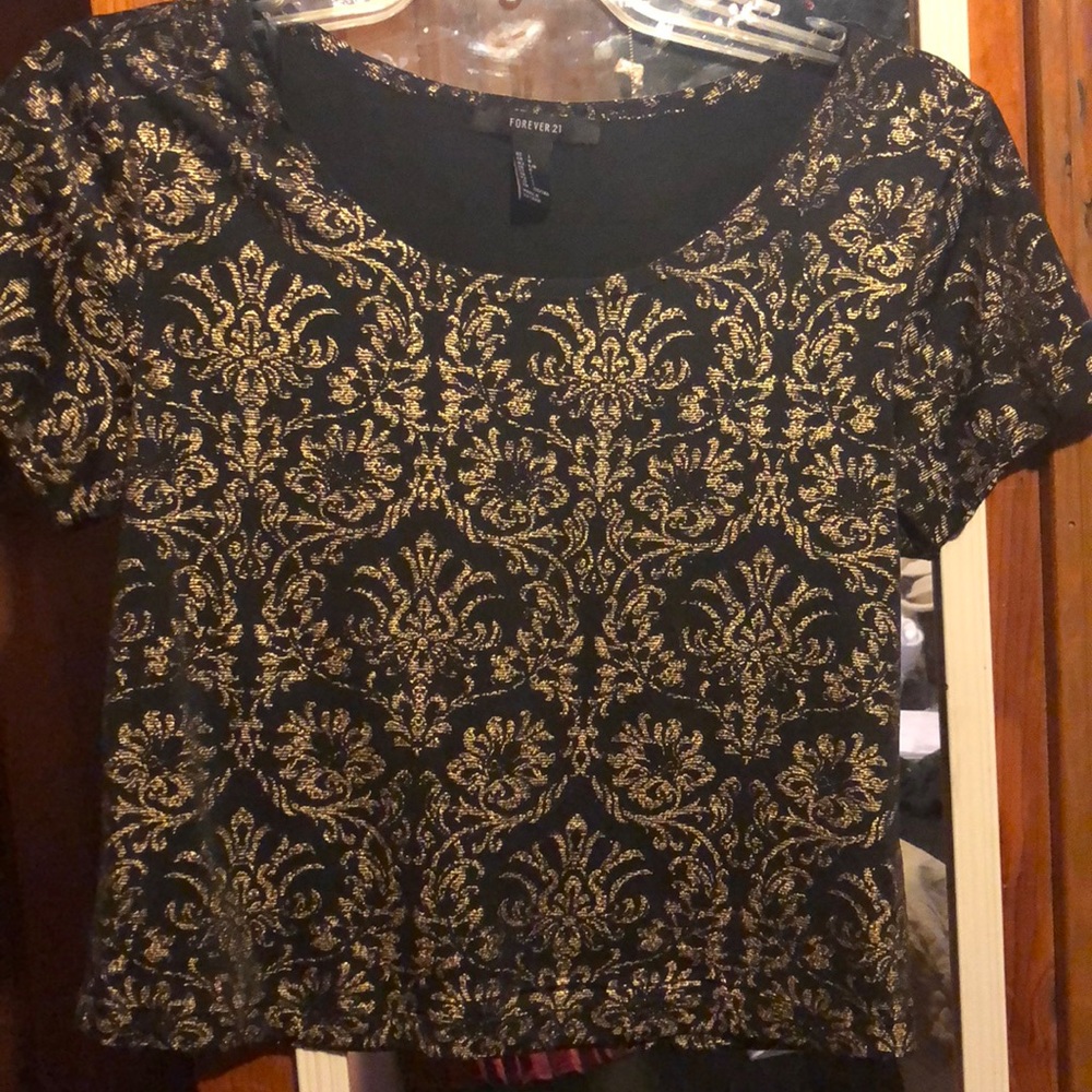 Black and Gold crop top